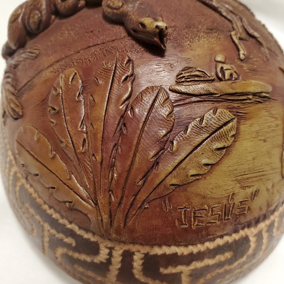 Bug Bear Carved Half Coconut Shell Scoop Signed Jesus' Snake Fisherman Art - Picture 7 of 15